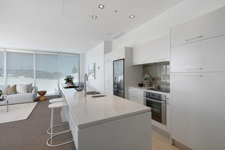 Photo of property in Sentinel Apartments, 401/3 Northcroft Street, Takapuna, Auckland, 0622