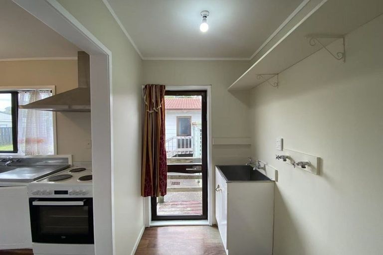 Photo of property in 2/24 Burundi Avenue, Clendon Park, Auckland, 2103