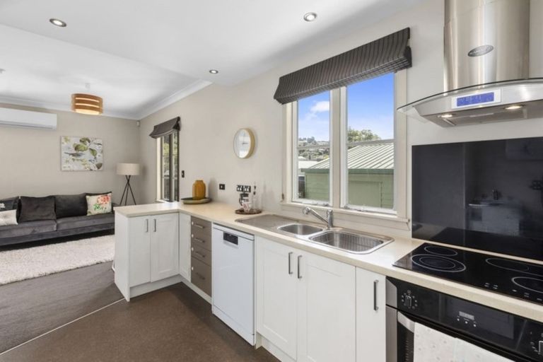 Photo of property in 18 Young Grove, Stokes Valley, Lower Hutt, 5019