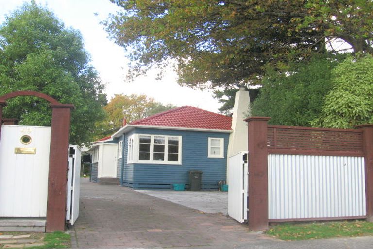 Photo of property in 49 Poole Crescent, Wainuiomata, Lower Hutt, 5014
