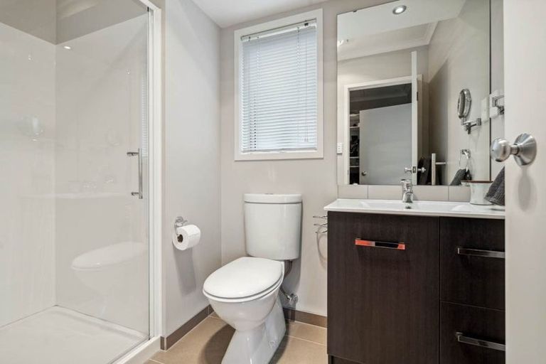 Photo of property in 1 Mural Place, Greenhithe, Auckland, 0632