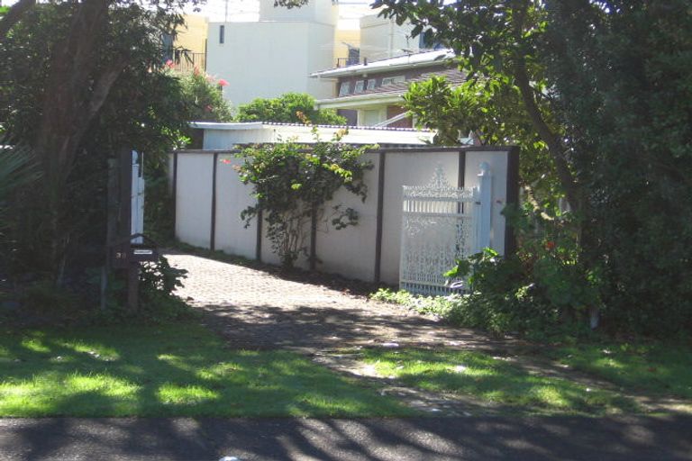 Photo of property in 3a Beach Road, Orewa, 0931