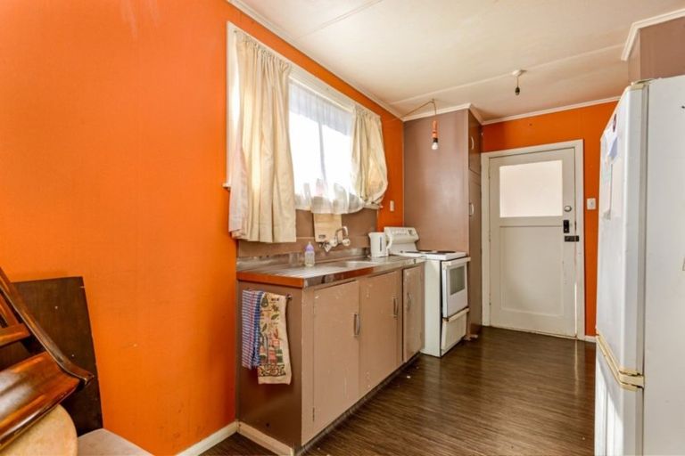 Photo of property in 26 Dampier Avenue, Awapuni, Palmerston North, 4412