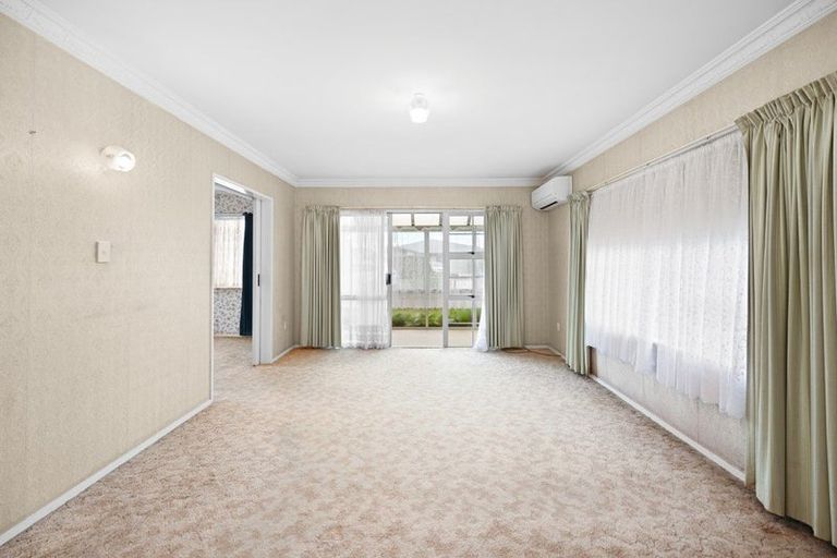 Photo of property in 1 Hilton Road, St Andrews, Hamilton, 3200