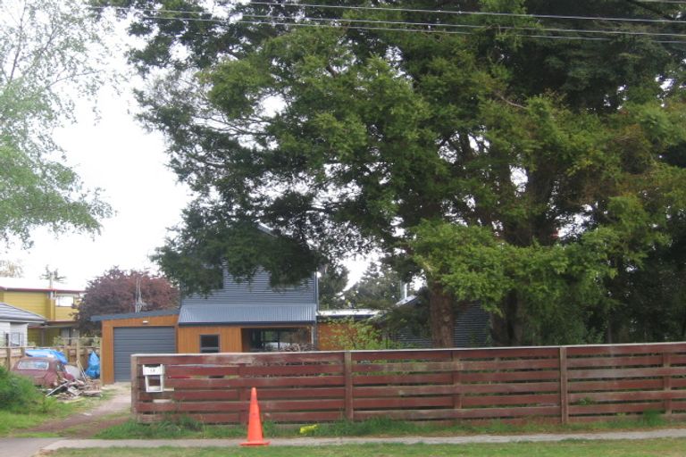 Photo of property in 13 Parata Street, Two Mile Bay, Taupo, 3330