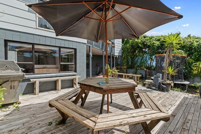 Photo of property in 1/57 Aeroview Drive, Beach Haven, Auckland, 0626