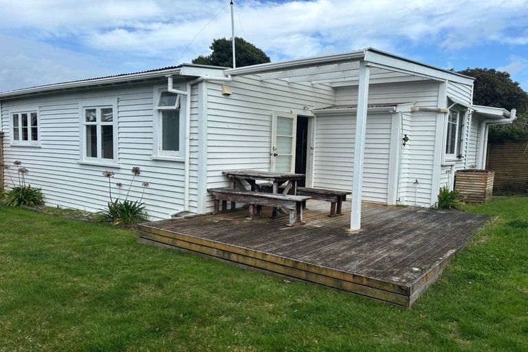 Photo of property in 3 Victor Road, Raumati Beach, Paraparaumu, 5032