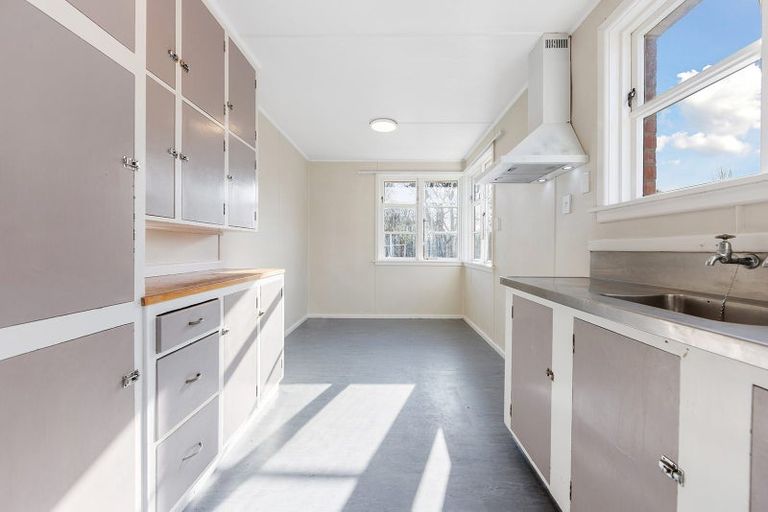 Photo of property in 8 Hooker Avenue, Bryndwr, Christchurch, 8053