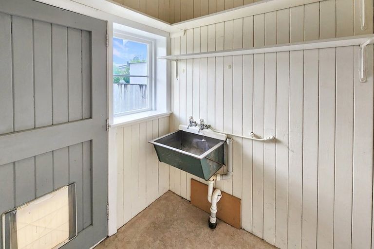 Photo of property in 11 Frickleton Grove, Waterloo, Lower Hutt, 5011