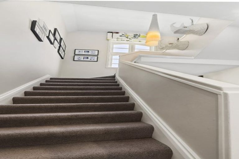 Photo of property in 21 Fancourt Street, Karori, Wellington, 6012