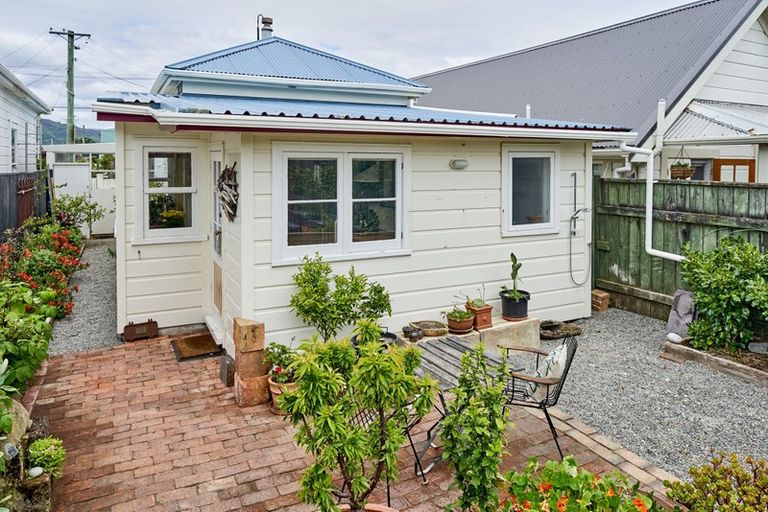 Photo of property in 21 Beach Street, Petone, Lower Hutt, 5012