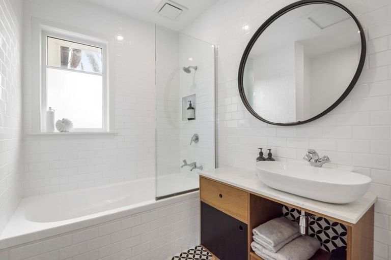 Photo of property in 18 Kitchener Road, Takapuna, Auckland, 0620