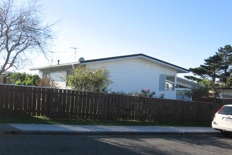 Photo of property in 39 Cranwell Street, Churton Park, Wellington, 6037