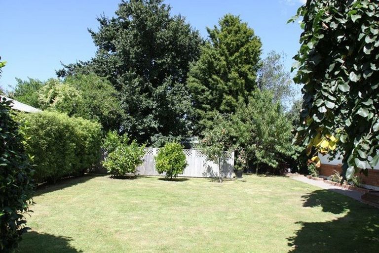 Photo of property in 86 Pahiatua Street, Hokowhitu, Palmerston North, 4410