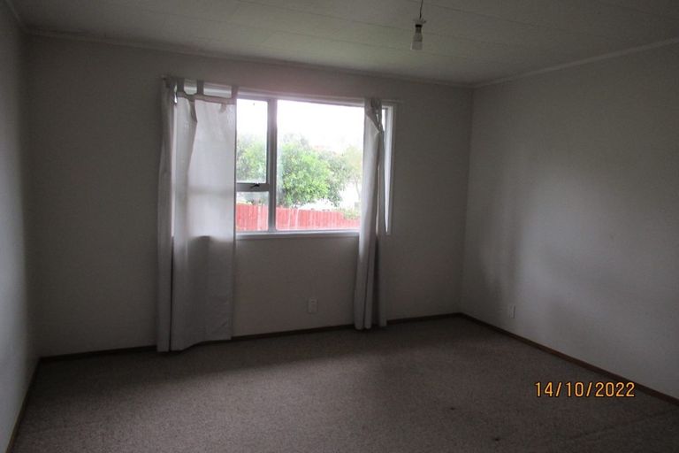 Photo of property in 30 Glennandrew Drive, Half Moon Bay, Auckland, 2012