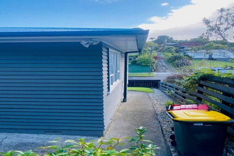 Photo of property in 18 Whakawhiti Street, Marfell, New Plymouth, 4310