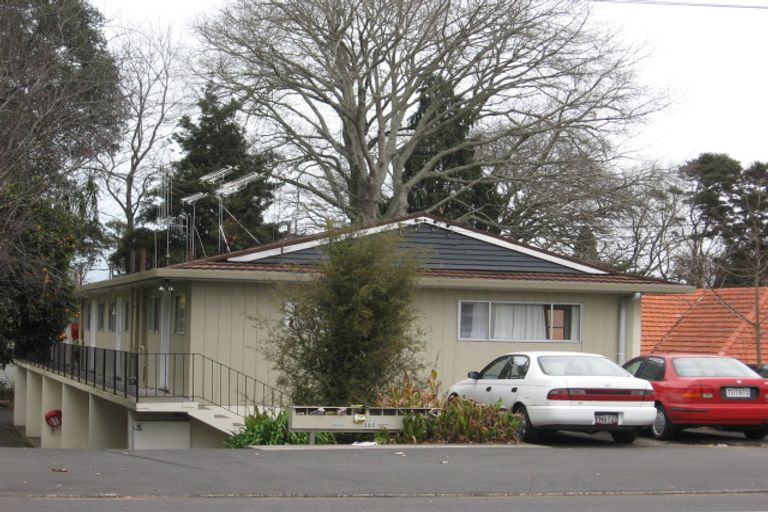 Photo of property in 1/305 River Road, Claudelands, Hamilton, 3214