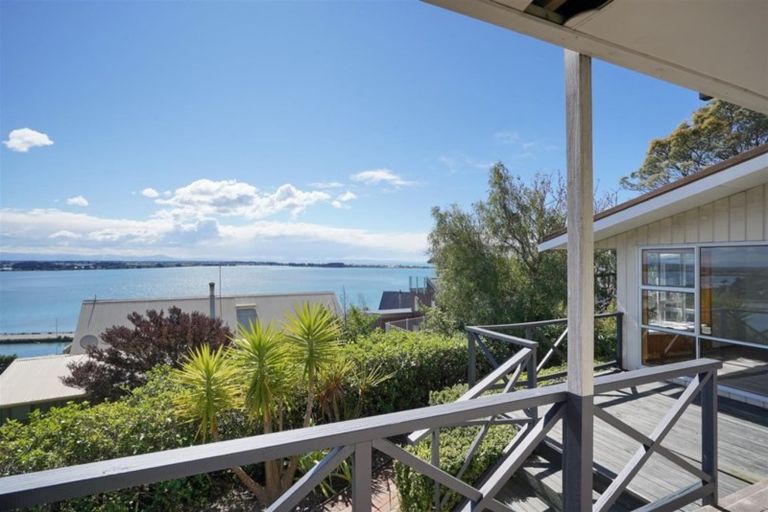 Photo of property in 27 Balmoral Lane, Redcliffs, Christchurch, 8081