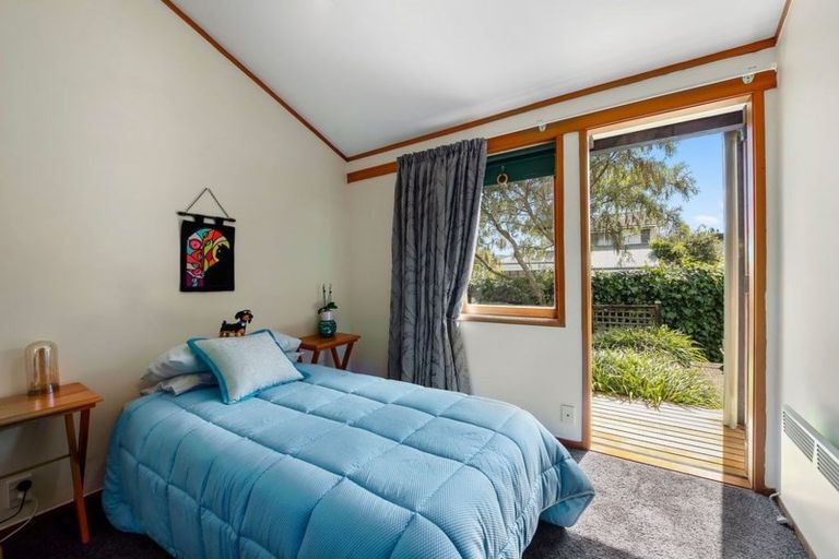 Photo of property in 76 Kairimu Street, Stokes Valley, Lower Hutt, 5019