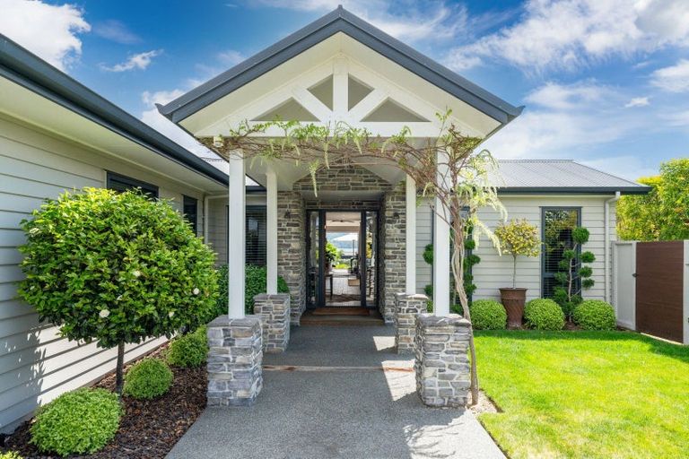 Photo of property in 29 Pukenamu Road, Rainbow Point, Taupo, 3330