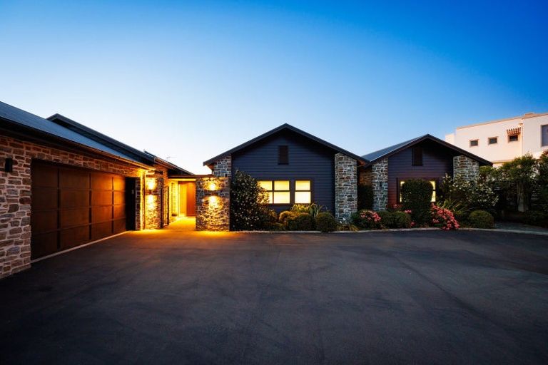 Photo of property in 21 The Strand, Fitzherbert, Palmerston North, 4410