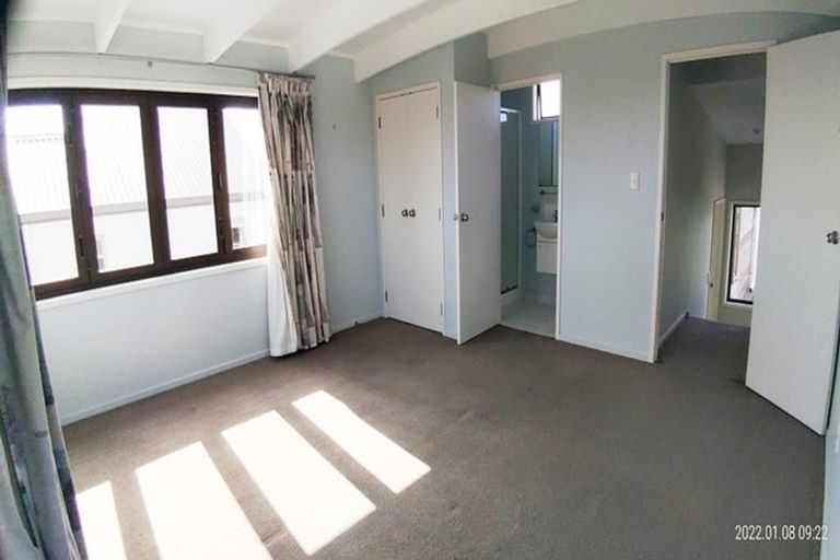 Photo of property in 722 East Coast Road, Pinehill, Auckland, 0632