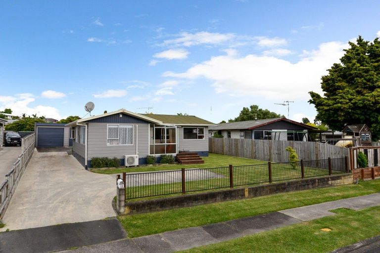 Photo of property in 12 Lansdowne Crescent, Glenview, Hamilton, 3206