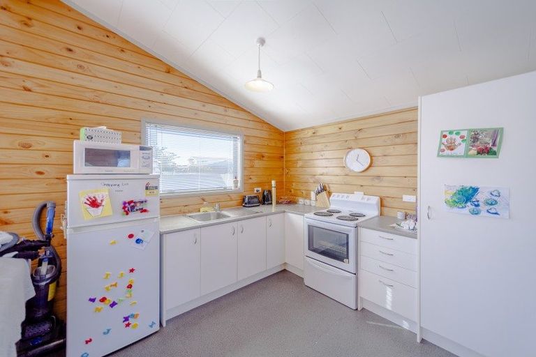 Photo of property in 18 Davidson Avenue, Pirimai, Napier, 4112