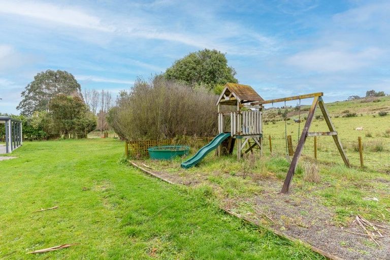 Photo of property in 205 Valley Views, Fitzherbert, Palmerston North, 4472