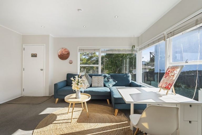 Photo of property in 28a Sunnynook Road, Sunnynook, Auckland, 0620