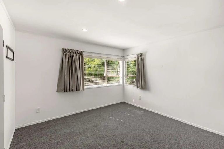 Photo of property in 354 Royal Road, Massey, Auckland, 0614