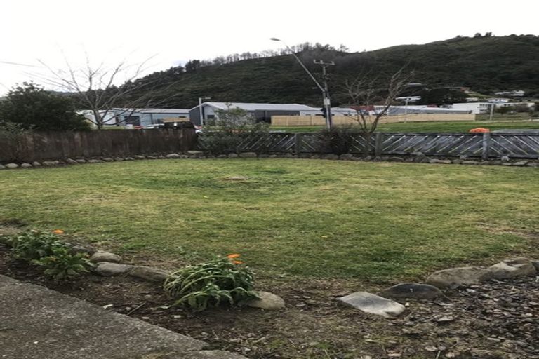 Photo of property in 105 Moohan Street, Wainuiomata, Lower Hutt, 5014