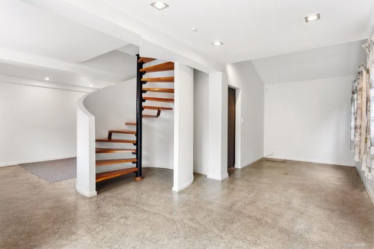 Photo of property in 46a Eskdale Road, Birkdale, Auckland, 0626