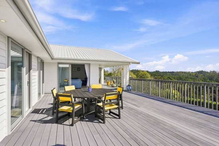 Photo of property in 136 Pinchgut Road, Kaukapakapa, 0873