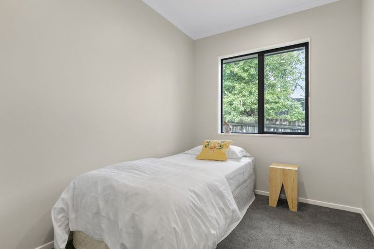 Photo of property in 99 Kemp Road, Massey, Auckland, 0614