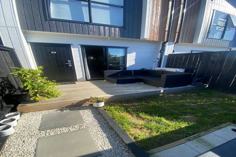 Photo of property in 2/2 Anthony Place, Pakuranga, Auckland, 2010