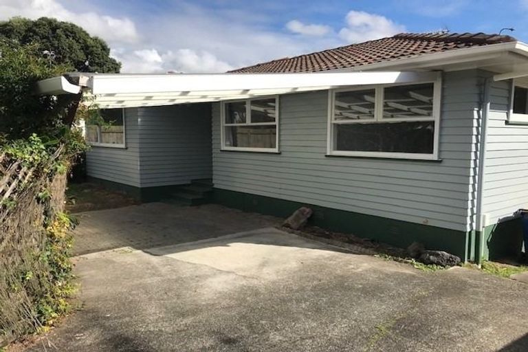 Photo of property in 10 Barnfield Place, Glendene, Auckland, 0602