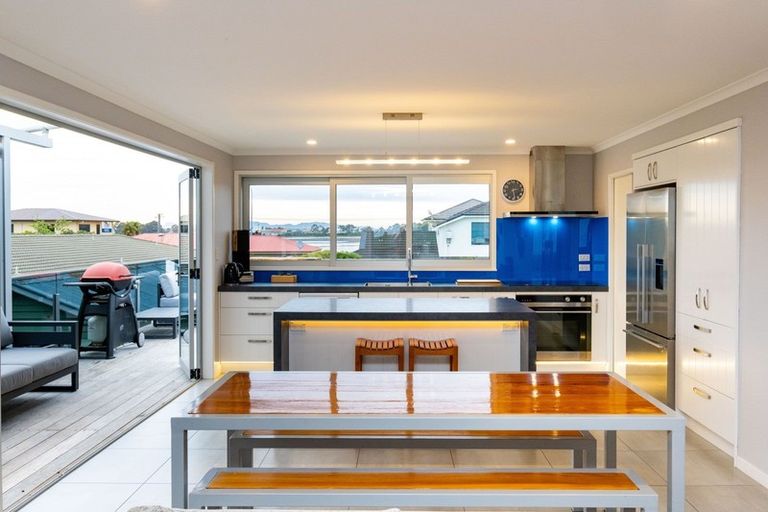 Photo of property in 48a Charles Street, Westshore, Napier, 4110