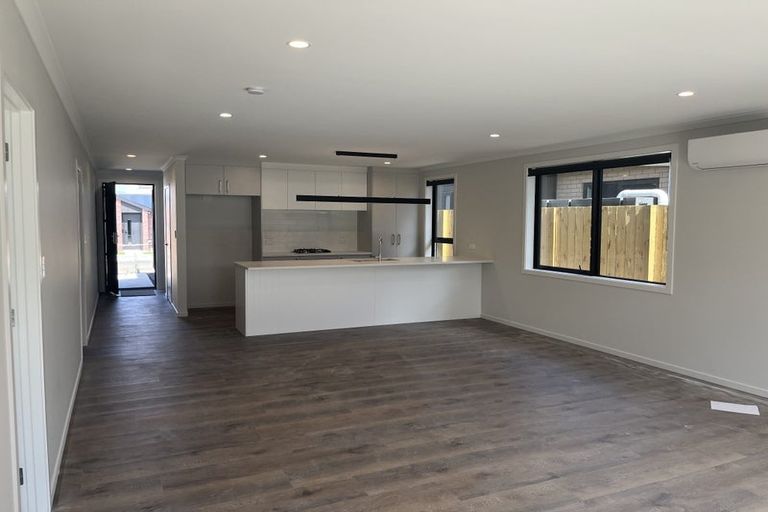 Photo of property in 19 Waruhia Crescent, Rototuna North, 3281