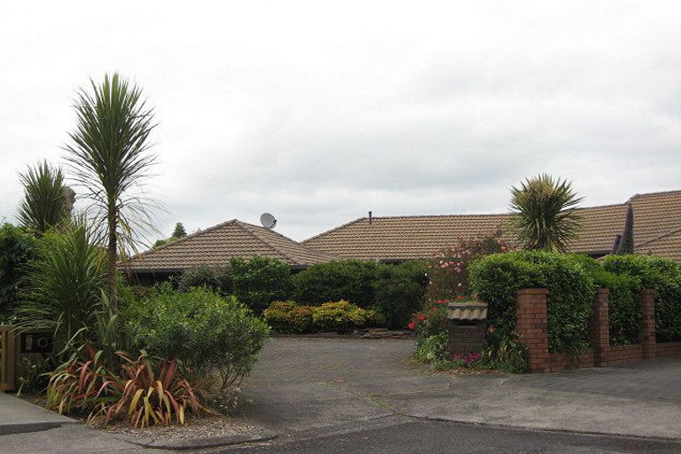 Photo of property in 12 Elana Court, Conifer Grove, Takanini, 2112