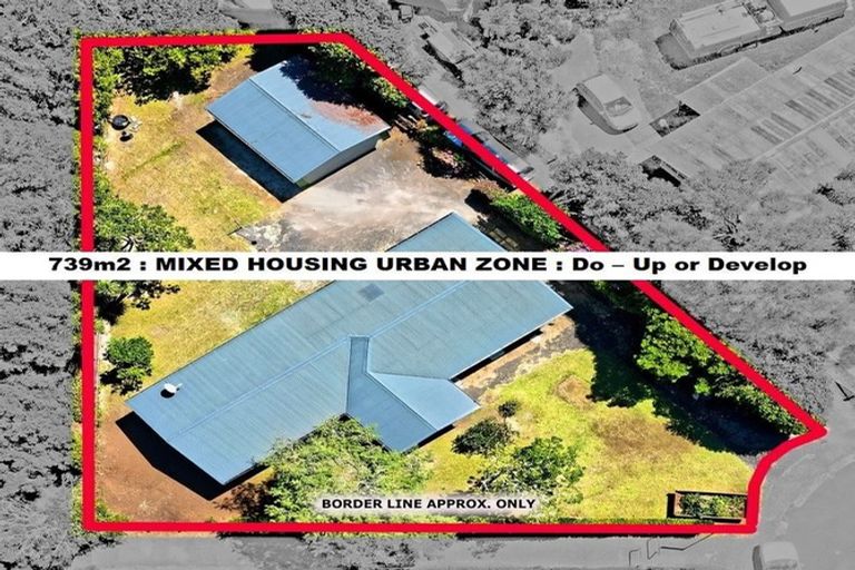 Photo of property in 1 Normandy Place, Henderson, Auckland, 0610