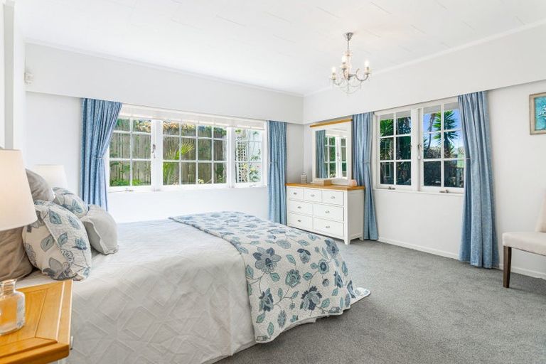 Photo of property in 24 Salem Place, Torbay, Auckland, 0630