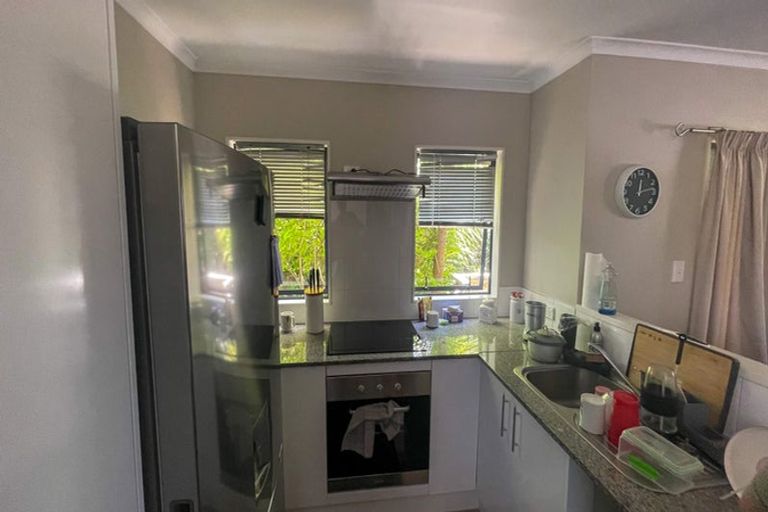 Photo of property in 6a Aldern Road, Massey, Auckland, 0614