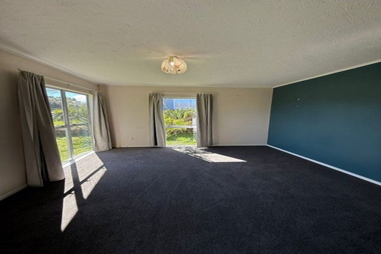 Photo of property in 17 Tarras Grove, Kelson, Lower Hutt, 5010