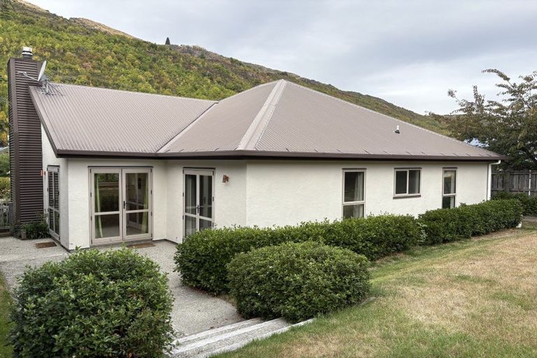 Photo of property in 12 Alexander Place, Arrowtown, 9302