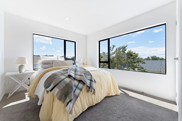 Photo of property in 18d Larissa Avenue, Henderson, Auckland, 0610