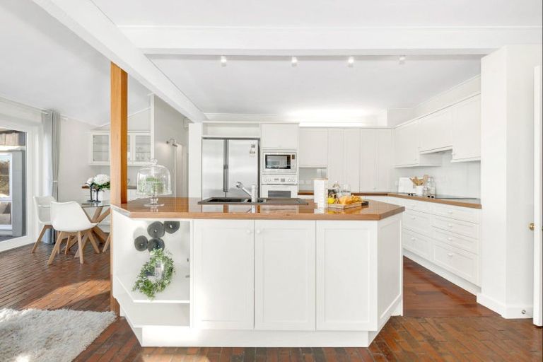 Photo of property in 281 Point View Drive, Shamrock Park, Auckland, 2016