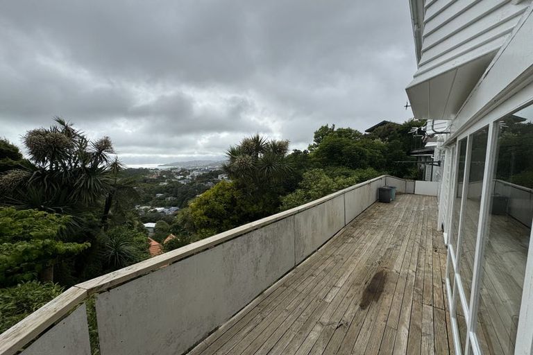 Photo of property in 37 Putnam Street, Northland, Wellington, 6012