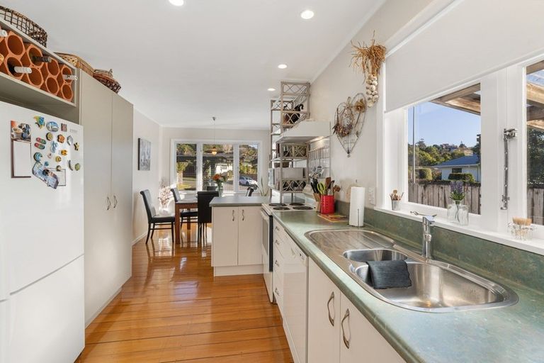 Photo of property in 44 Hookway Grove, Paraparaumu, 5032