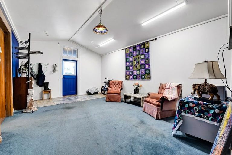 Photo of property in 20 Domett Street, Waitara, 4320